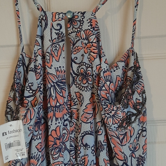 Dress - Picture 6 of 8